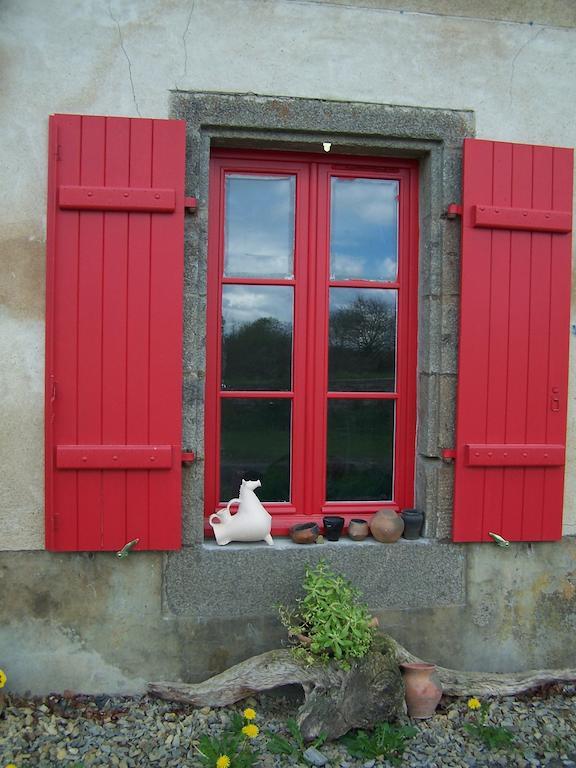 Le Vieux Chien Noir Hotel Évran Exterior foto